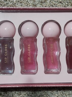 Pink Lip Gloss Set – Hydrating Shine